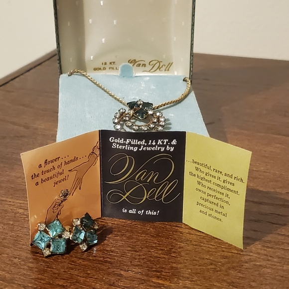 Vintage Van Dell Necklace and Earrings - Picture 5 of 5